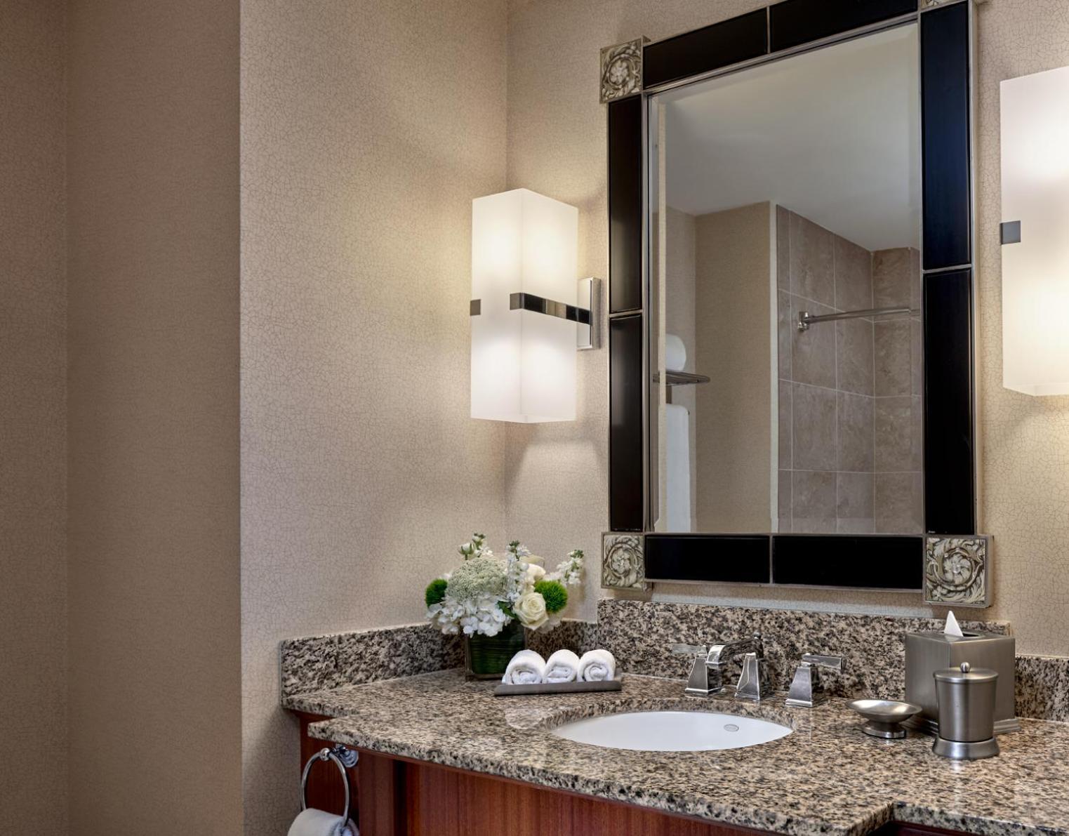 Loews New Orleans Hotel Exterior photo